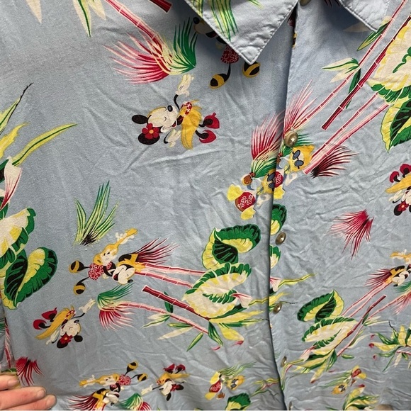 Disney Store Mickey Mouse Hawaiian shirt button up short sleeve men’s XL rayon - Picture 5 of 7